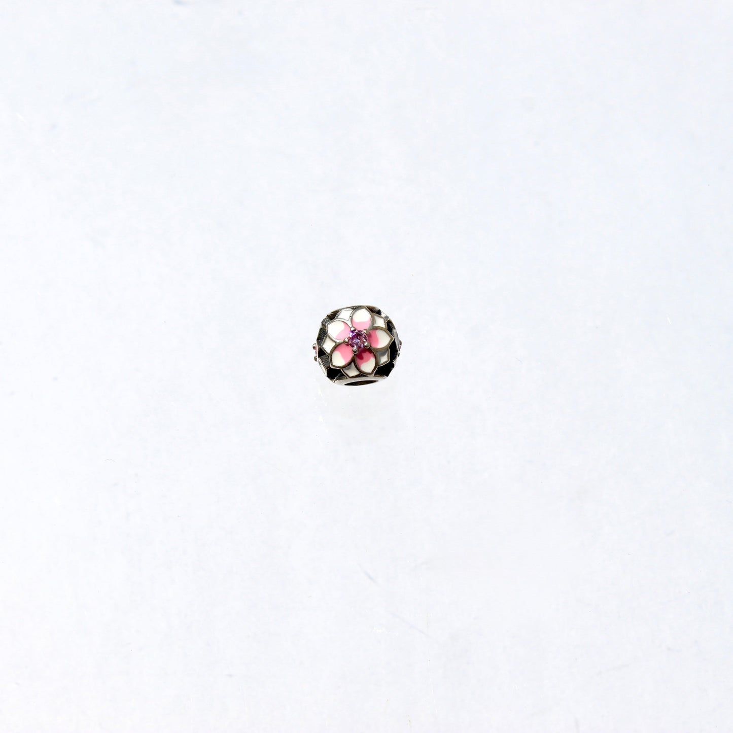 PETAL KISS CHARM