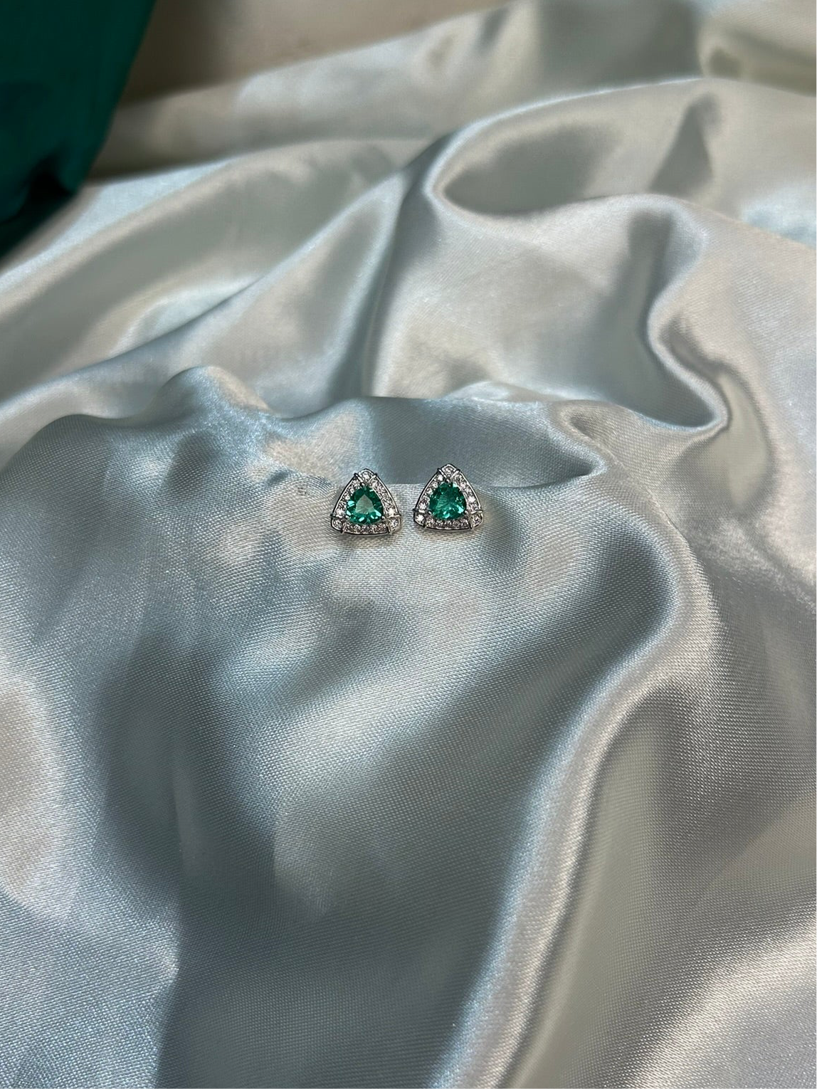 VERDANT TRILLION STUDS