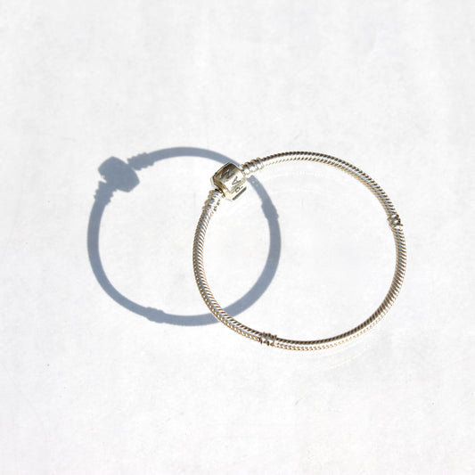 ROUND CLASP SNAKE CHAIN