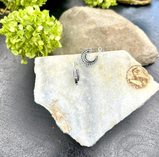 DOUBLE BAND LOGO STUDS