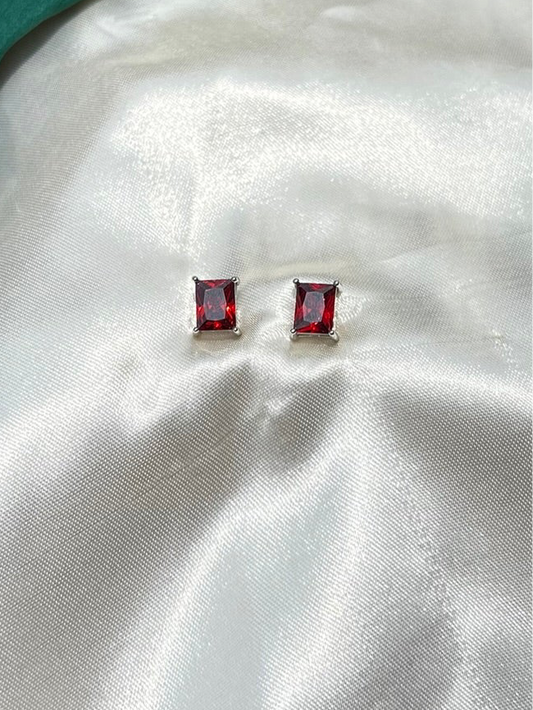 SCARLET BAGUETTE STUDS