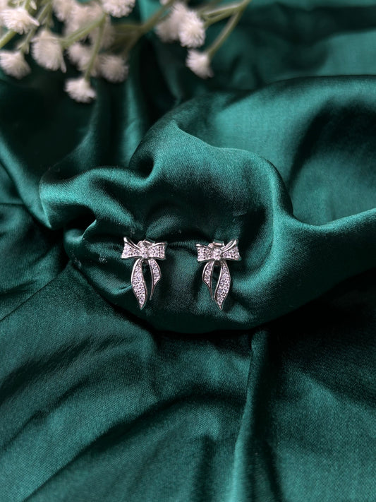 TWINKLE BOW STUDS