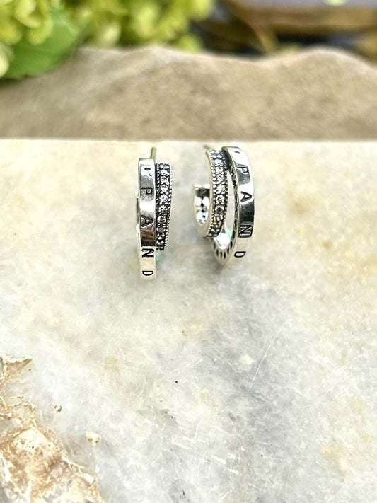 DOUBLE BAND LOGO STUDS