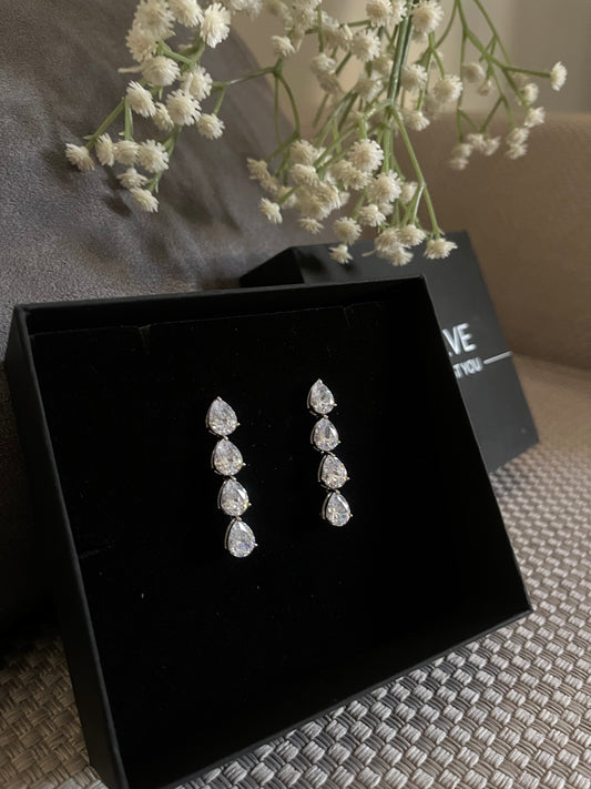 ROYAL REGALIA EARRING